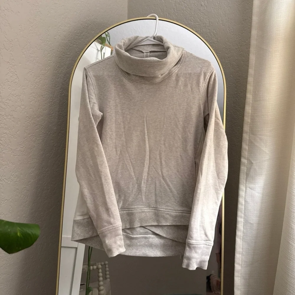 Lululemon On the Double pullover - Picture 3 of 9